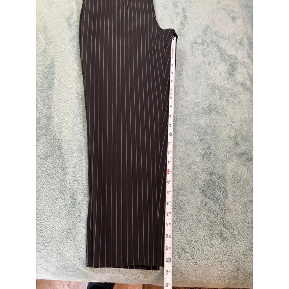 Express Black Pinstripe Women's Jumpsuit Size US 10 Made in Vietnam - Picture 4 of 9